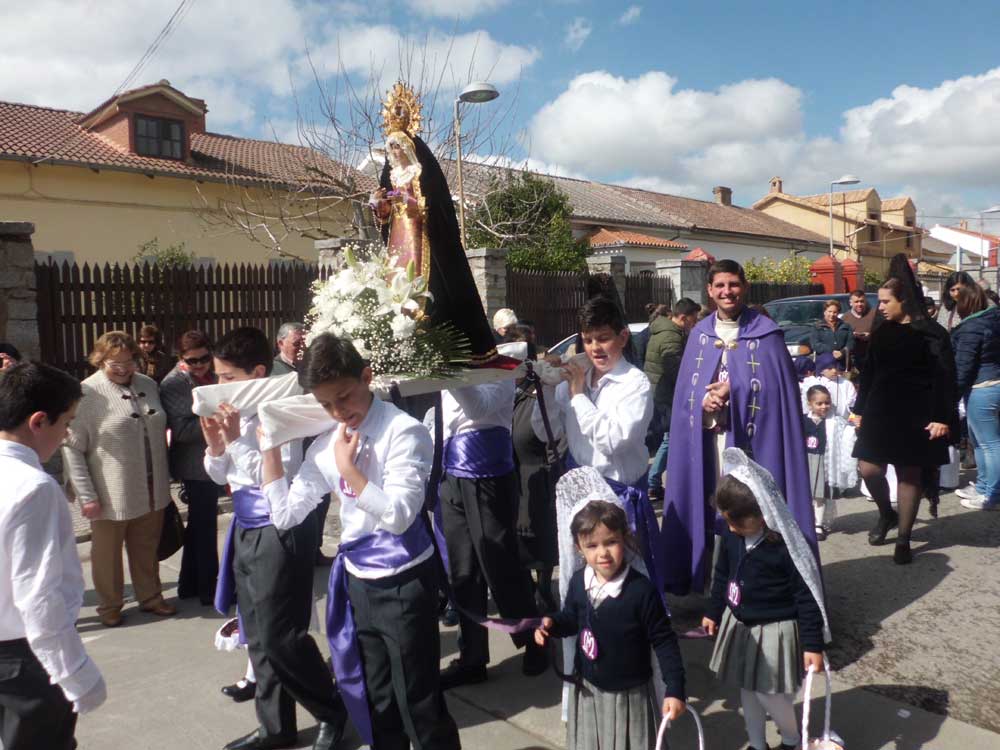 V�a Crucis del colegio Presentaci�n de Mar�a