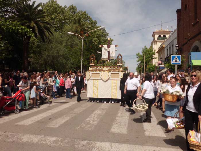 La Cruz Chiquita sale en procesi�n