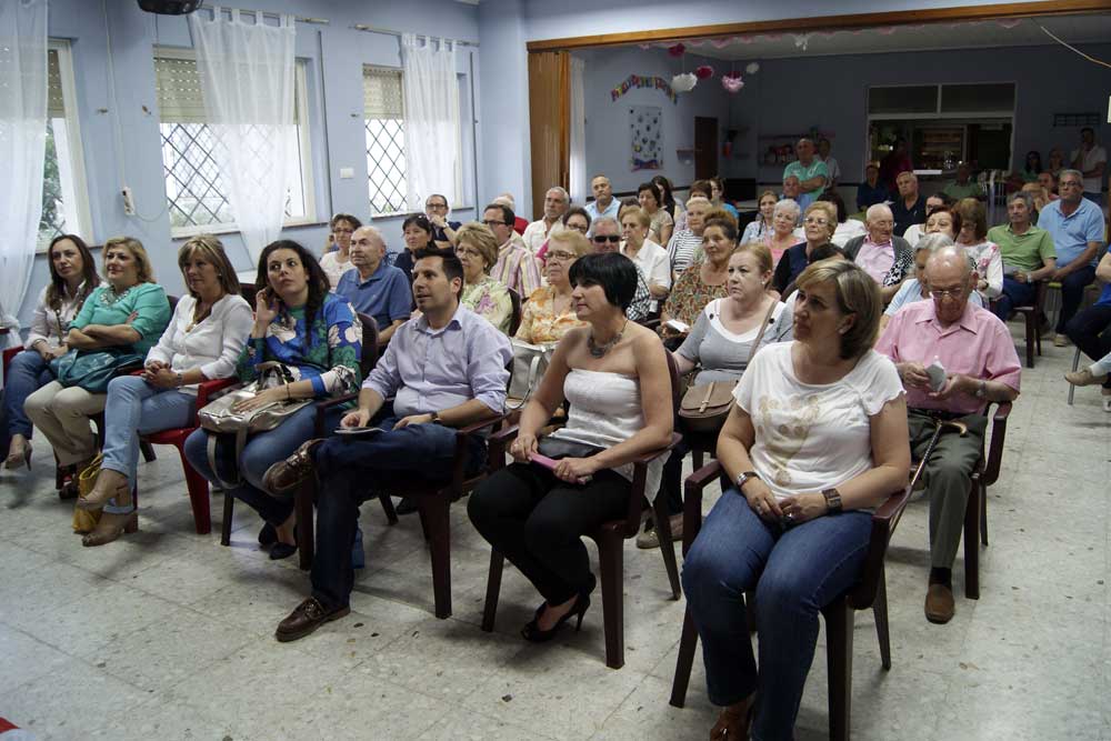 Acto en la barriada Santiago Garc�a Fuentes