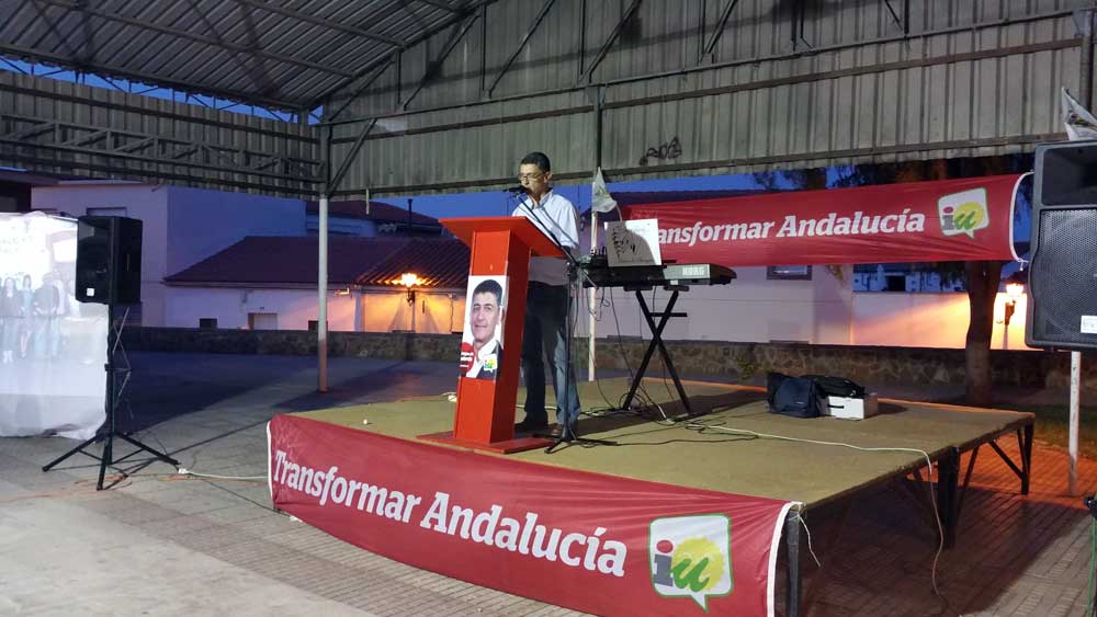 IU cierra la campa�a con un mitin fiesta en la Plaza Virgen del Rosario