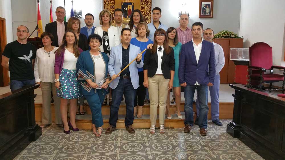 Exp�sito es proclamado nuevo alcalde de Pe�arroya Pueblonuevo