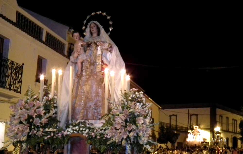 Procesi�n Magna en Pe�arroya-Pueblonuevo