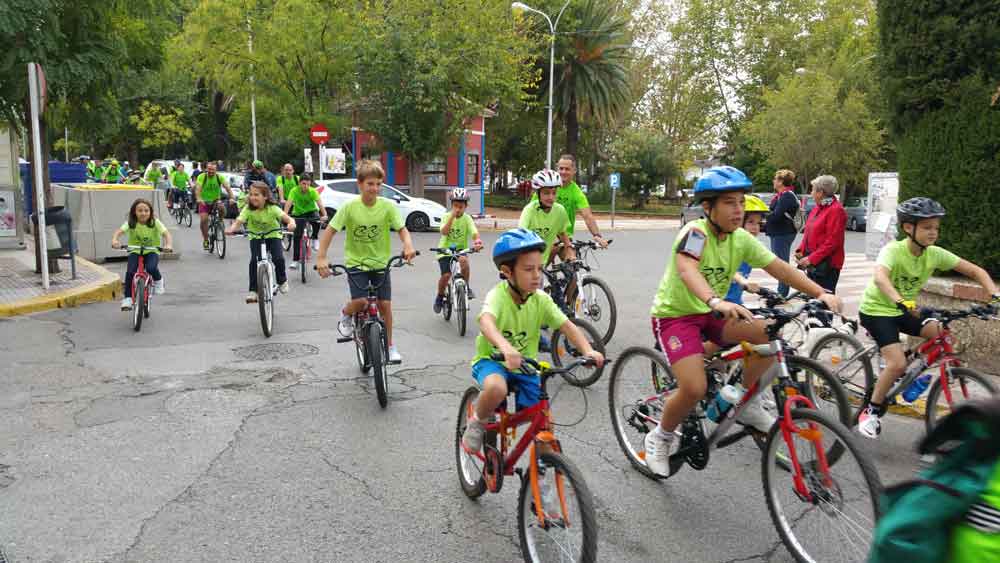 El D�a de la bicicleta establece un record de participantes