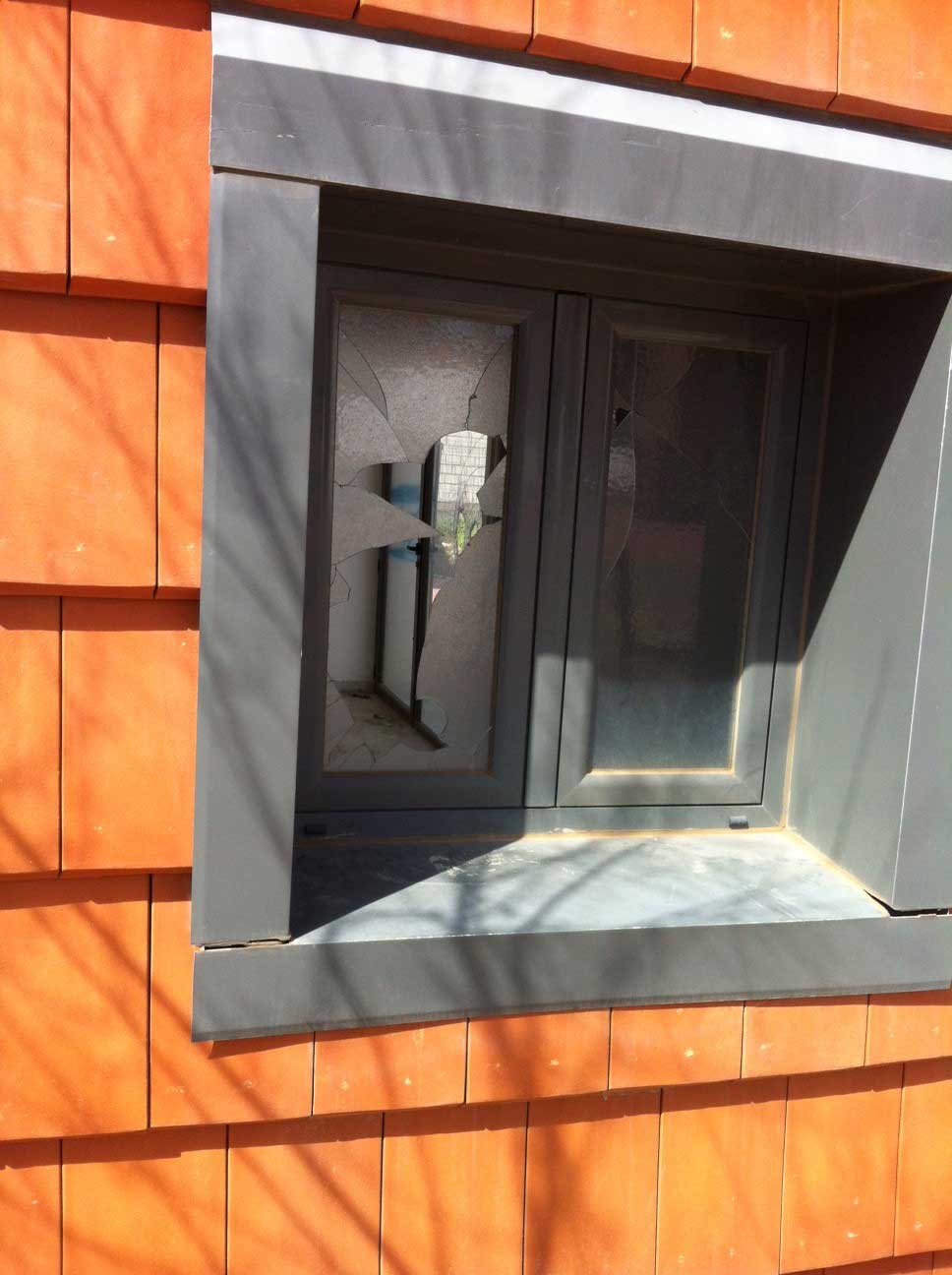 Actos vand�licos en Pe�arroya