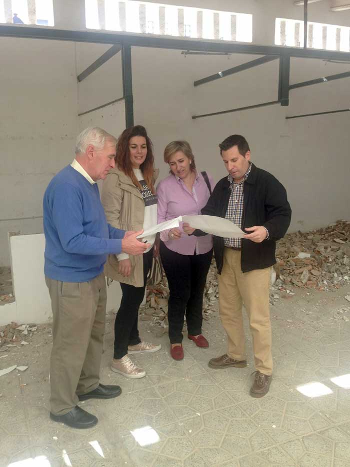 Adecuaci�n de una sala para mayores en el mercado de Pe�arroya