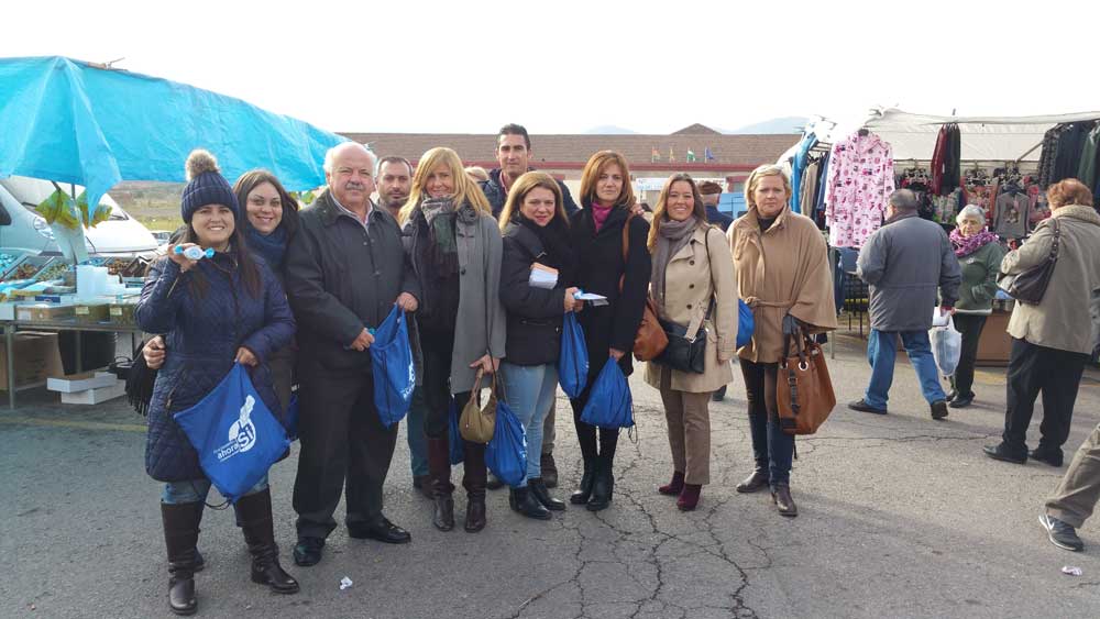 El PSOE y el PP eligieron el mercadillo de Pueblonuevo