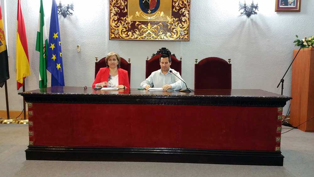 Exp�sito afirma que se est� cumpliendo el acuerdo de gobernabilidad