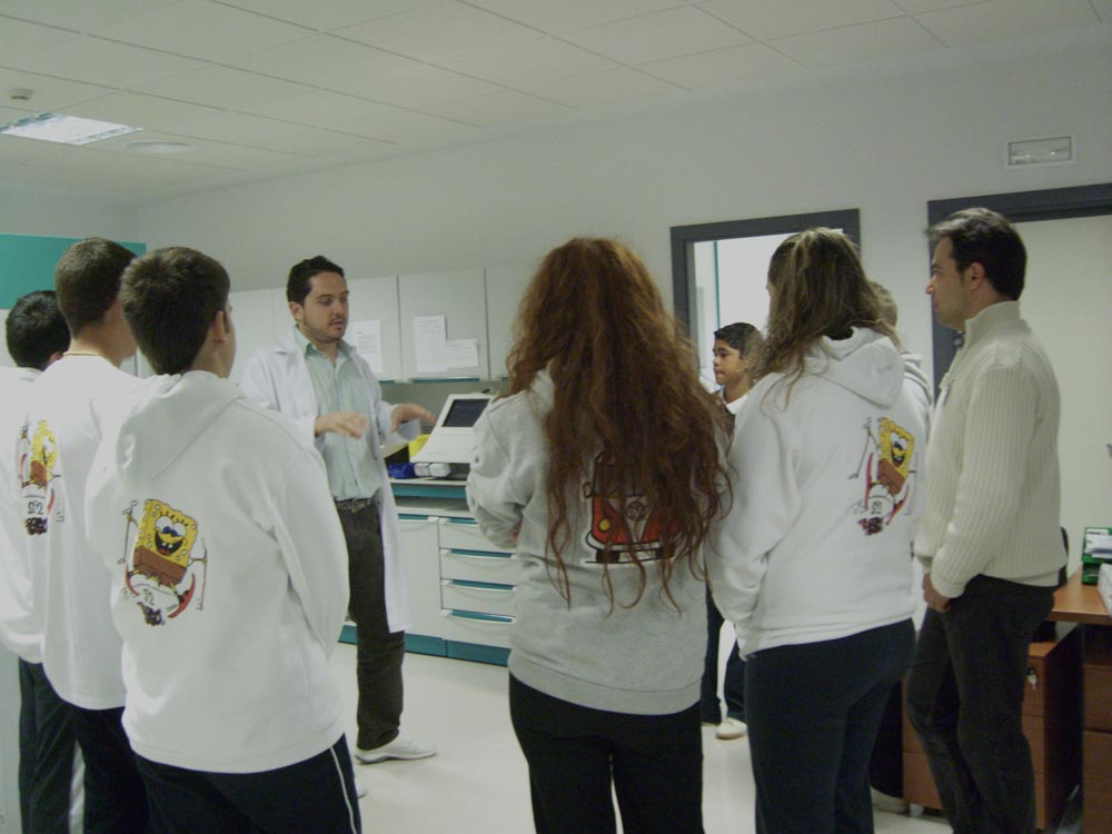 Alumnos de secundaria visitan el hospital