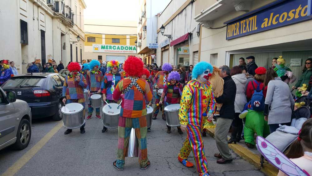 Pasacalles de Carnaval en Pe�arroya Pueblonuevo