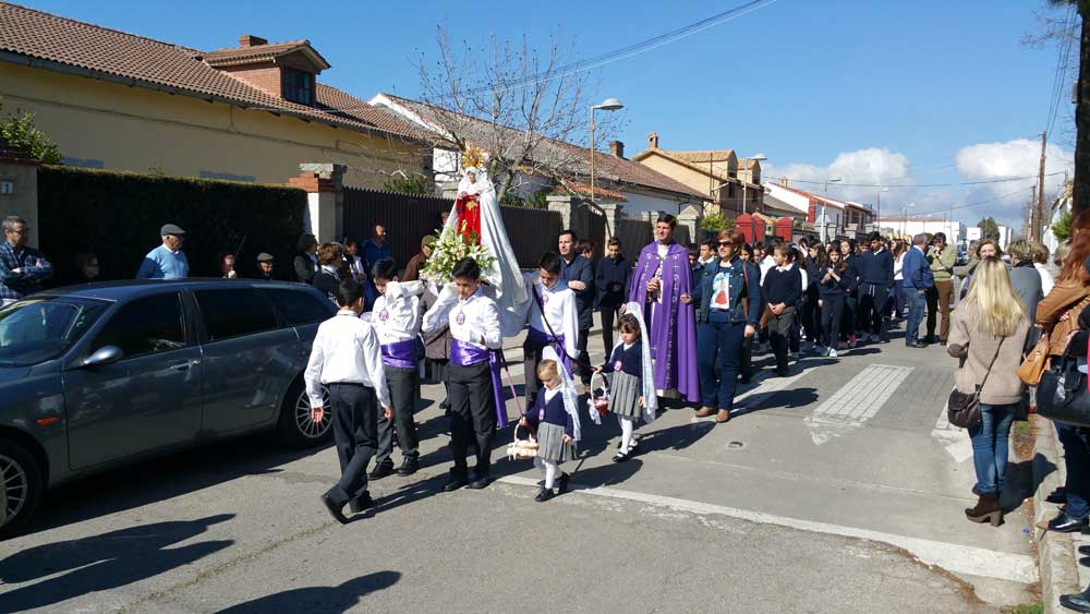 V�a Crucis de los alumnos de infantil y primaria de Presentaci�n de Mar�a