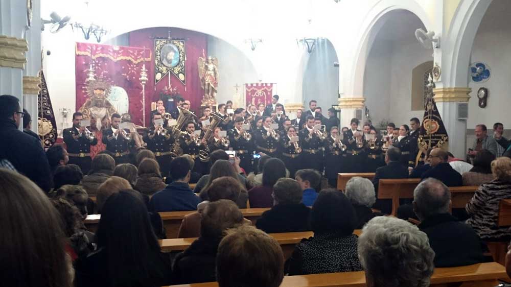 Besamanos en la parroquia de San Miguel