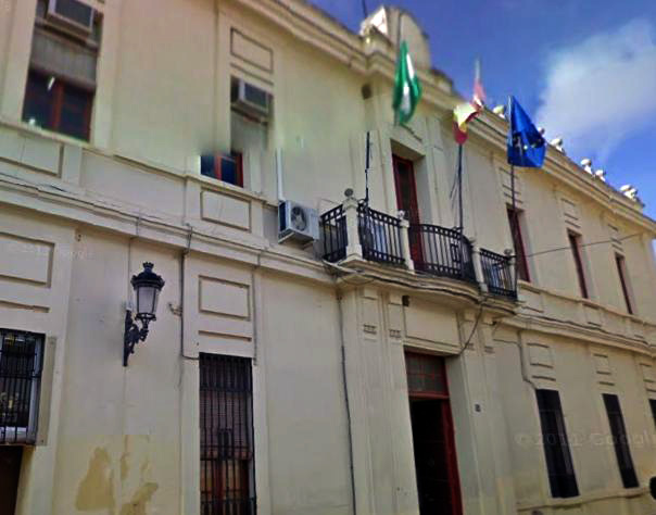 Fachada ayuntamiento de Pe�arroya