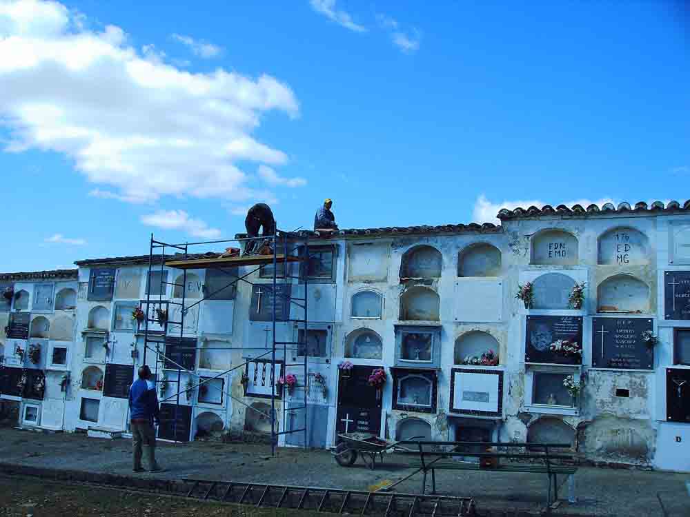 Mejora en nichos de los cementerios