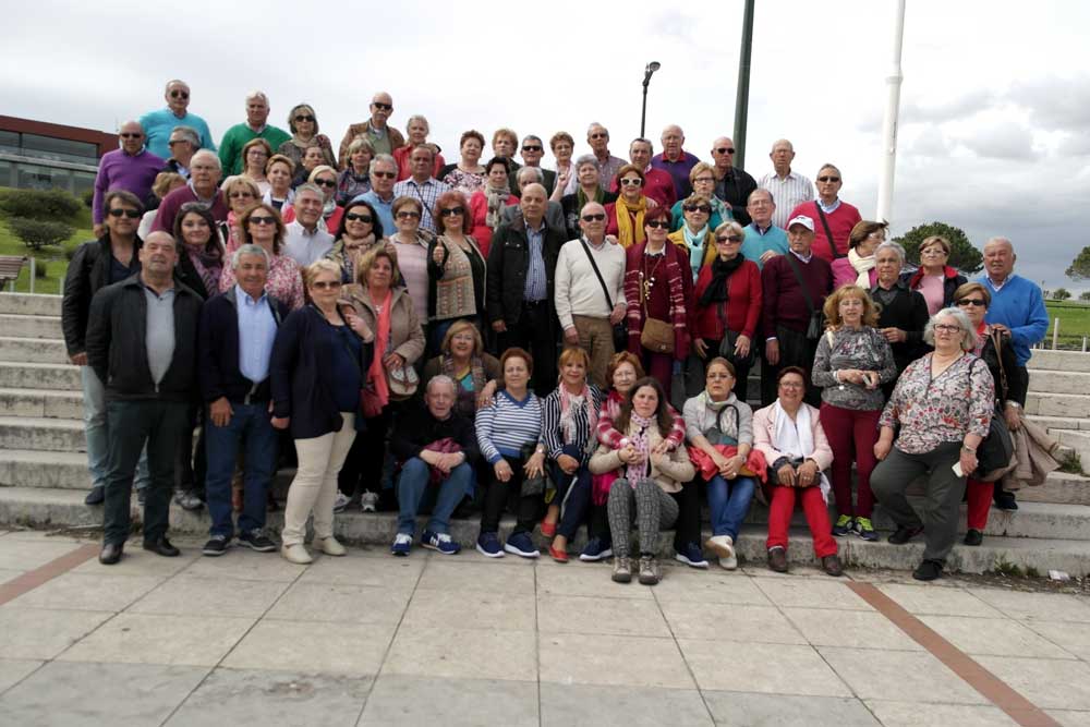 La Asociaci�n de Vecinos El Pe��n visita Portugal