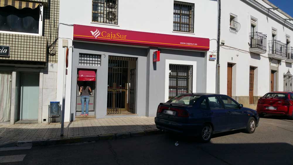  450 clientes de Cajasur dispuestos a cancelar sus cuentas 