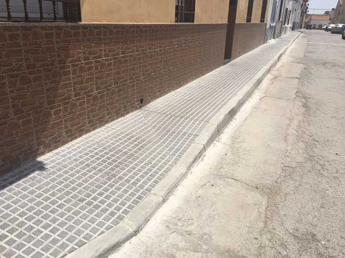 Sustituci�n de los acerados y red de agua de la calle F�brica