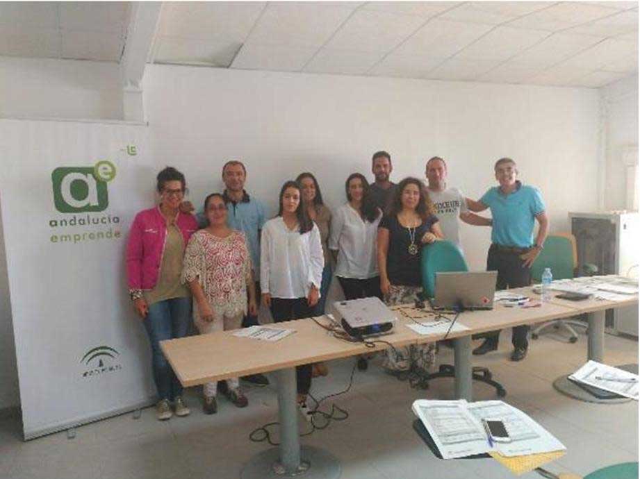 El CADE imparte el taller �Crece: capacitaci�n empresarial� 