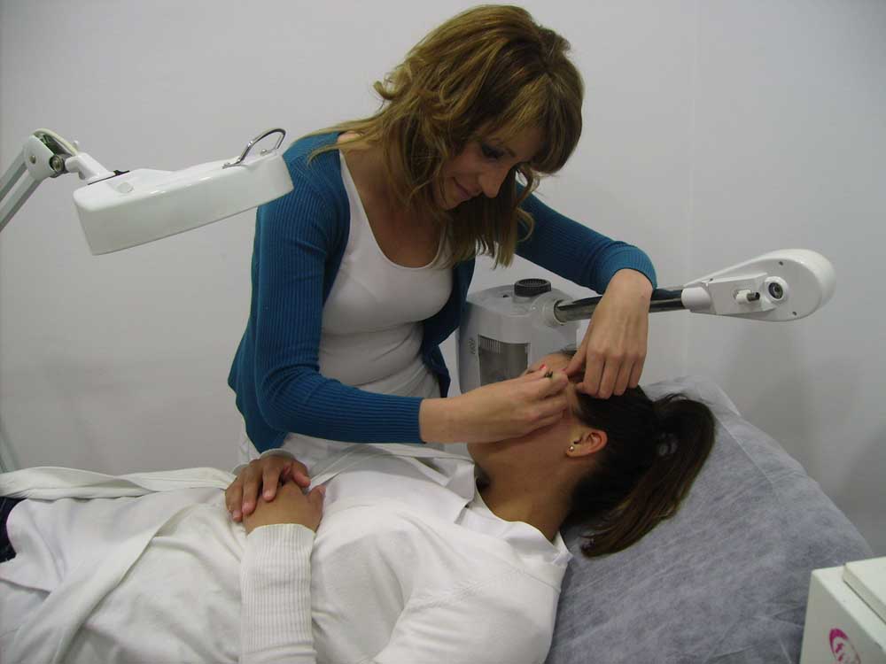 Deja que cuidemos tu piel en Rosvel Parafarmacia