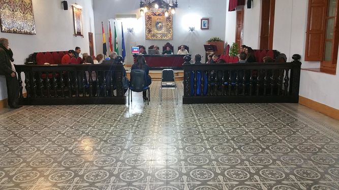 El Pleno exige la conversi�n del cuartel de la Guardia Civil en puesto principal