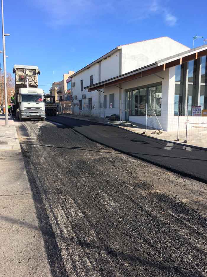 Comienzan los trabajos de construcci�n del muro de protecci�n y el asfaltado de la estaci�n