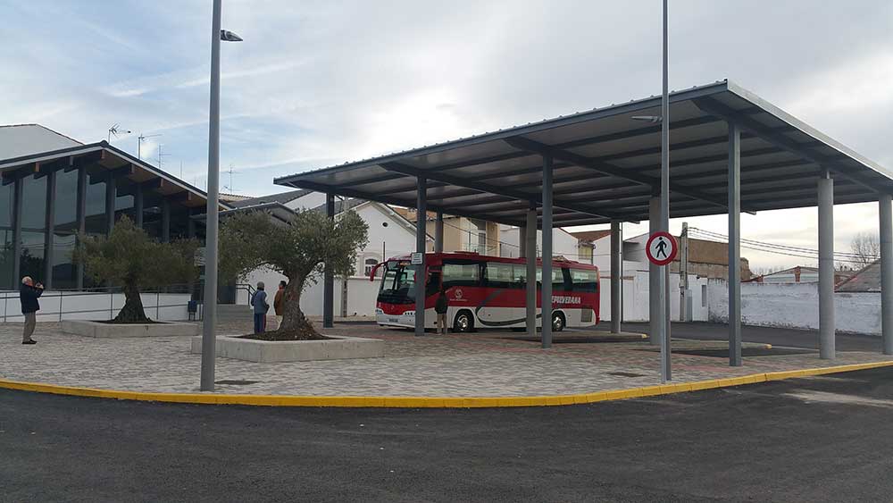 Los autobuses ya paran en la nueva estaci�n