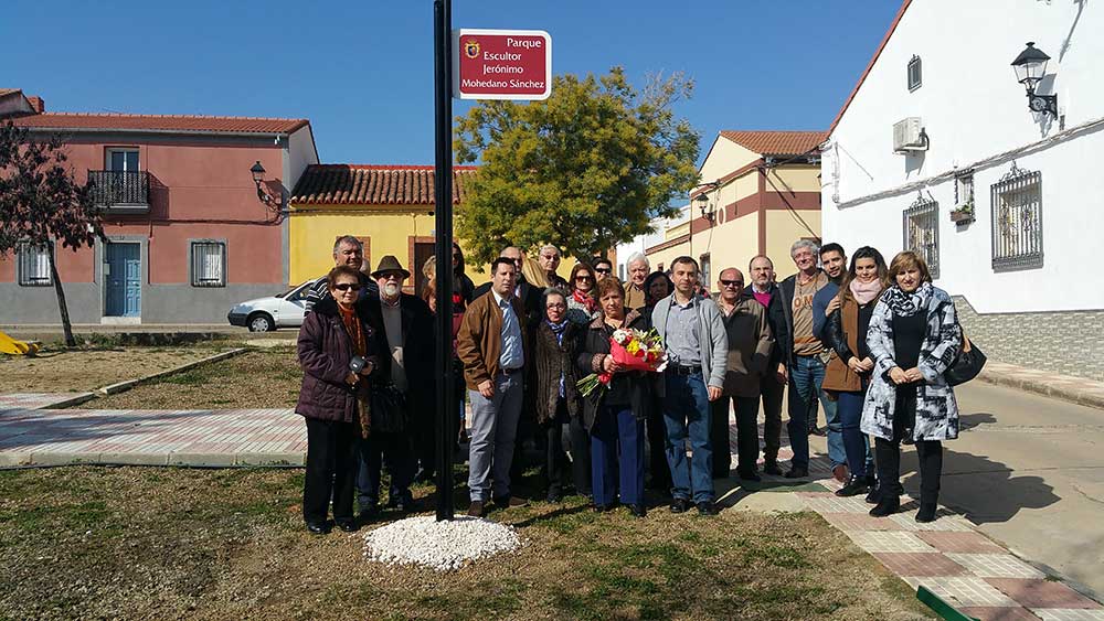  Homenaje al escultor Jer�nimo Mohedano