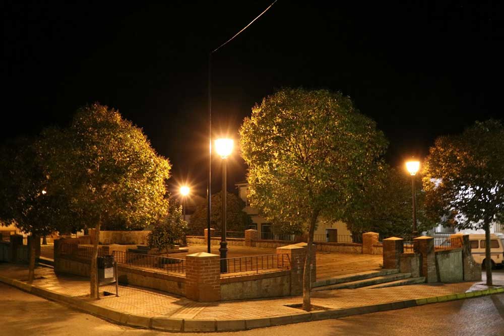 La plaza Granada cuenta con nueva iluminaci�n