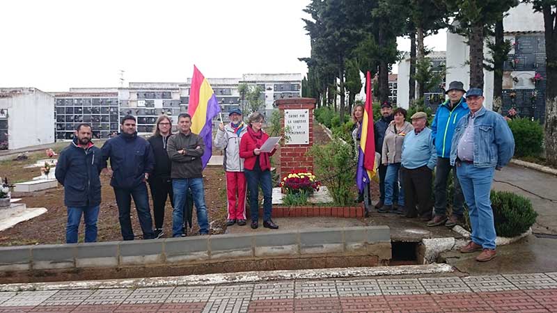 Izquierda Unida rinde homenaje a los ca�dos por la Rep�blica