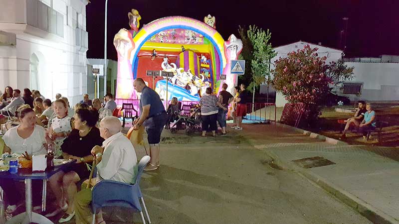 La barriada Santiago Garc�a Fuentes celebra su feria