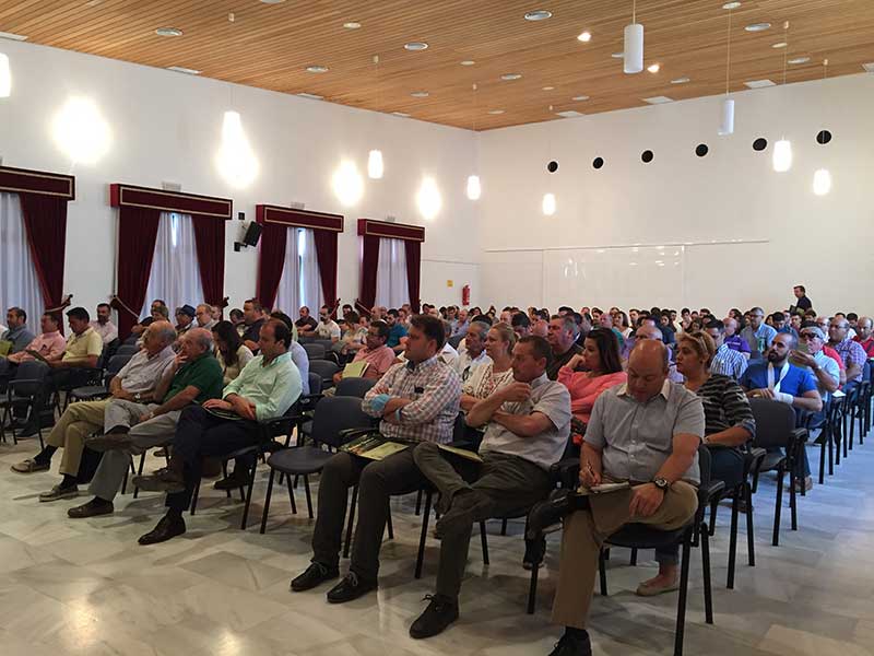 Jornada técnica aborda las posibilidades del pistachero