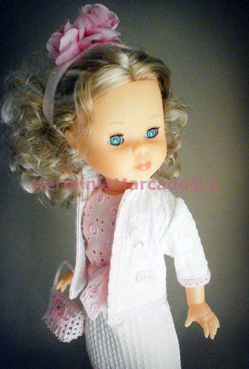 Un año más la muñeca Nancy se solidariza con la AECC