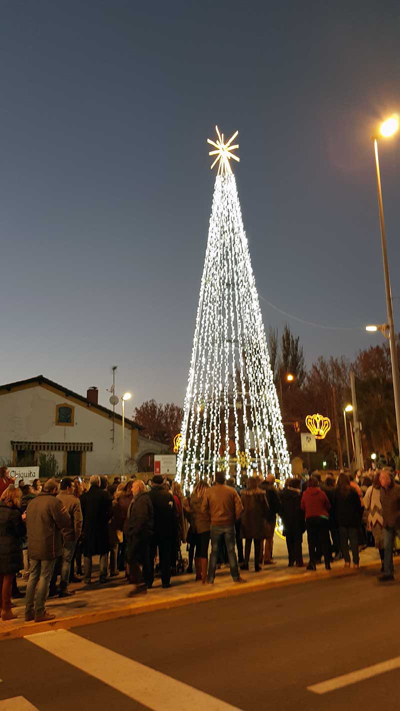Encendido alumbrado de Navidad en Pe�arroya