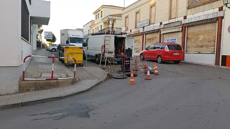 Movistar y Orange inician la implantaci�n de la fibra �ptica