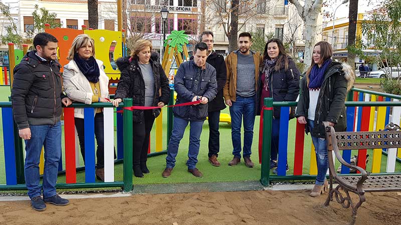 La plaza Santa B�rbara cuenta con un nuevo parque infantil