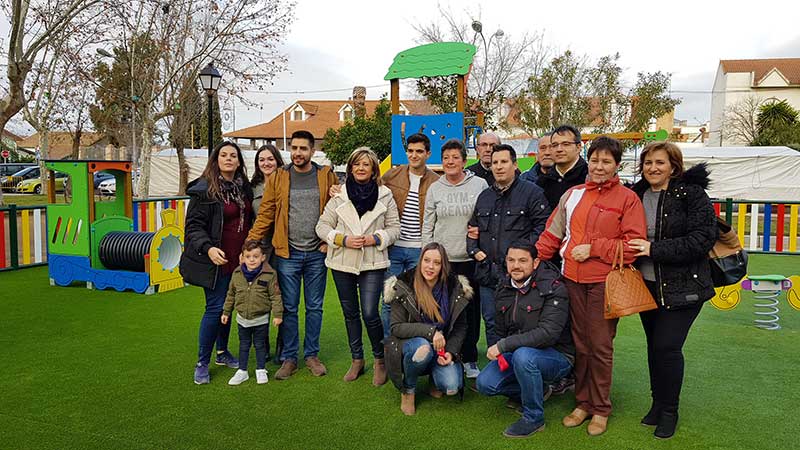 La plaza Santa B�rbara cuenta con un nuevo parque infantil