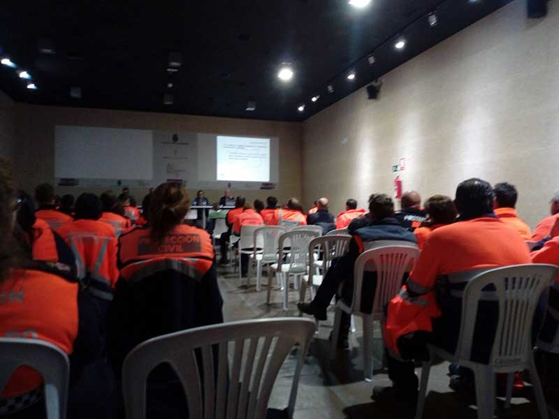 Los voluntarios de Pe�arroya recogen sus diplomas