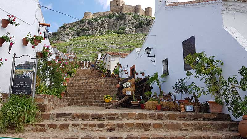 Belmez inaugura su rincón encantador y su patio ermitaño