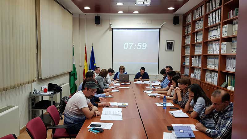 Exp�sito dando a conocer los datos del informe de morosidad