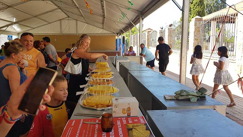 Primer concurso de tortilla de patatas en Pe�arroya