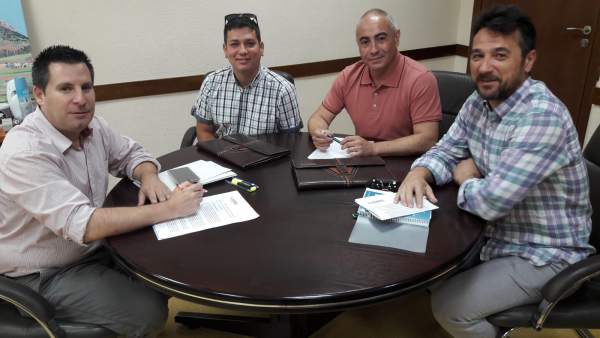 AUGC se re�ne con el alcalde de Pe�arroya
