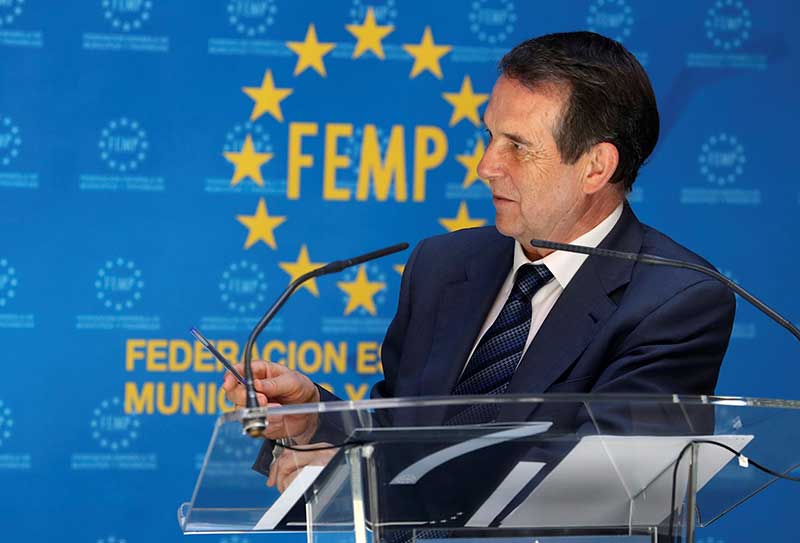  El presidente de la Federaci�n Espa�ola de Municipios y Provincias (FEMP), Abel Caballero