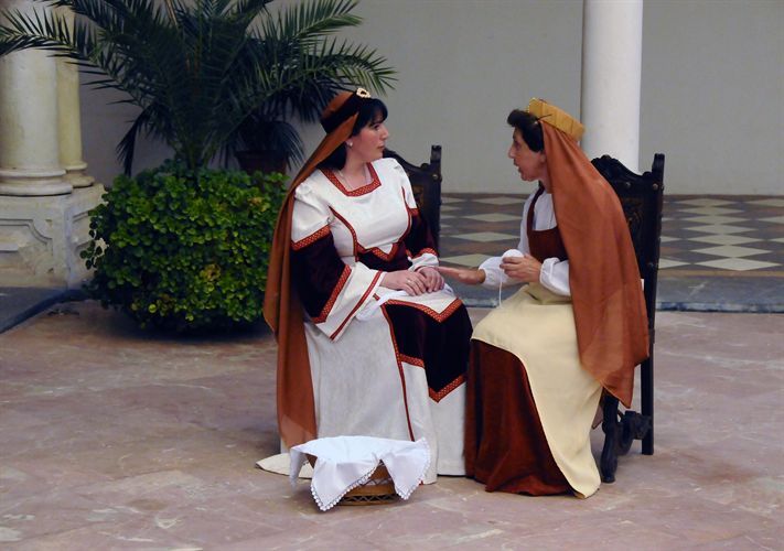 Representaci�n de `El halc�n y la columna`