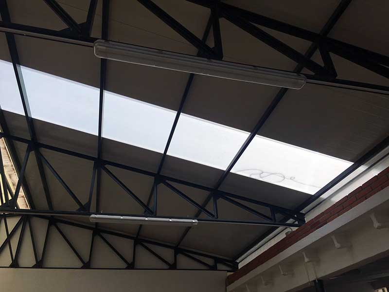 Sustituci�n de la cubierta de la sala polivalente