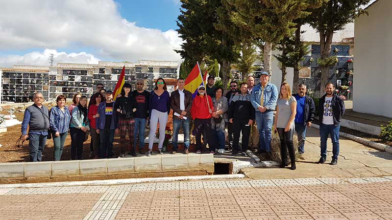 IU rinde un homenaje a los ca�dos en defensa de la Rep�blica