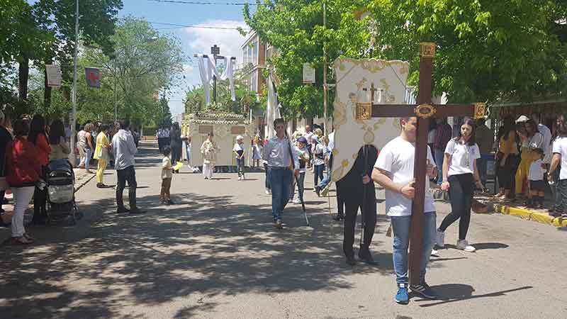 La Cruz Chiquita vuelve a recorrer las calles de la localidad