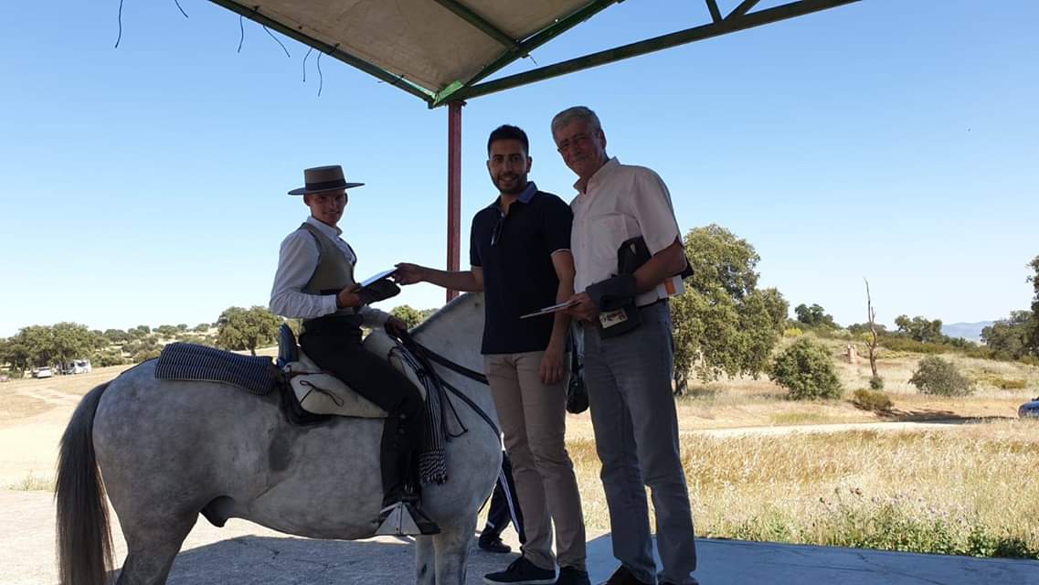 Romer�a de San Isidro en Pe�arroya Pueblonuevo