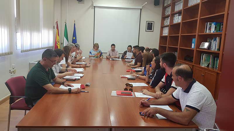 el pleno aprueba la liberaci�n de Exp�sito Paterna y el reparto de concejal�as