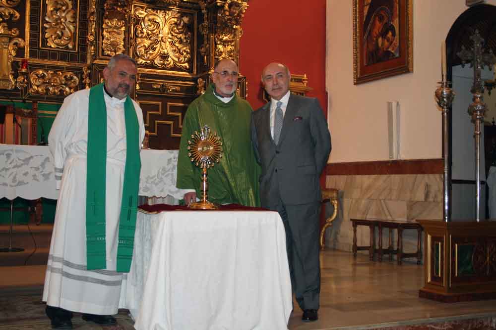 Es entronizada una reliquia de Santa Brbara