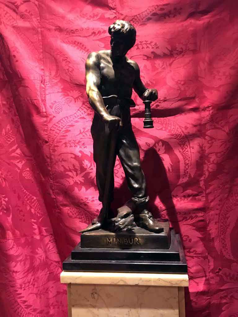 Escultura del franc�s �mile Louis Picault