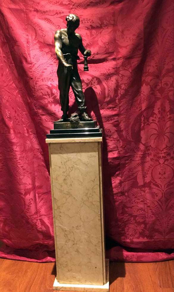 Escultura del francés Émile Louis Picault